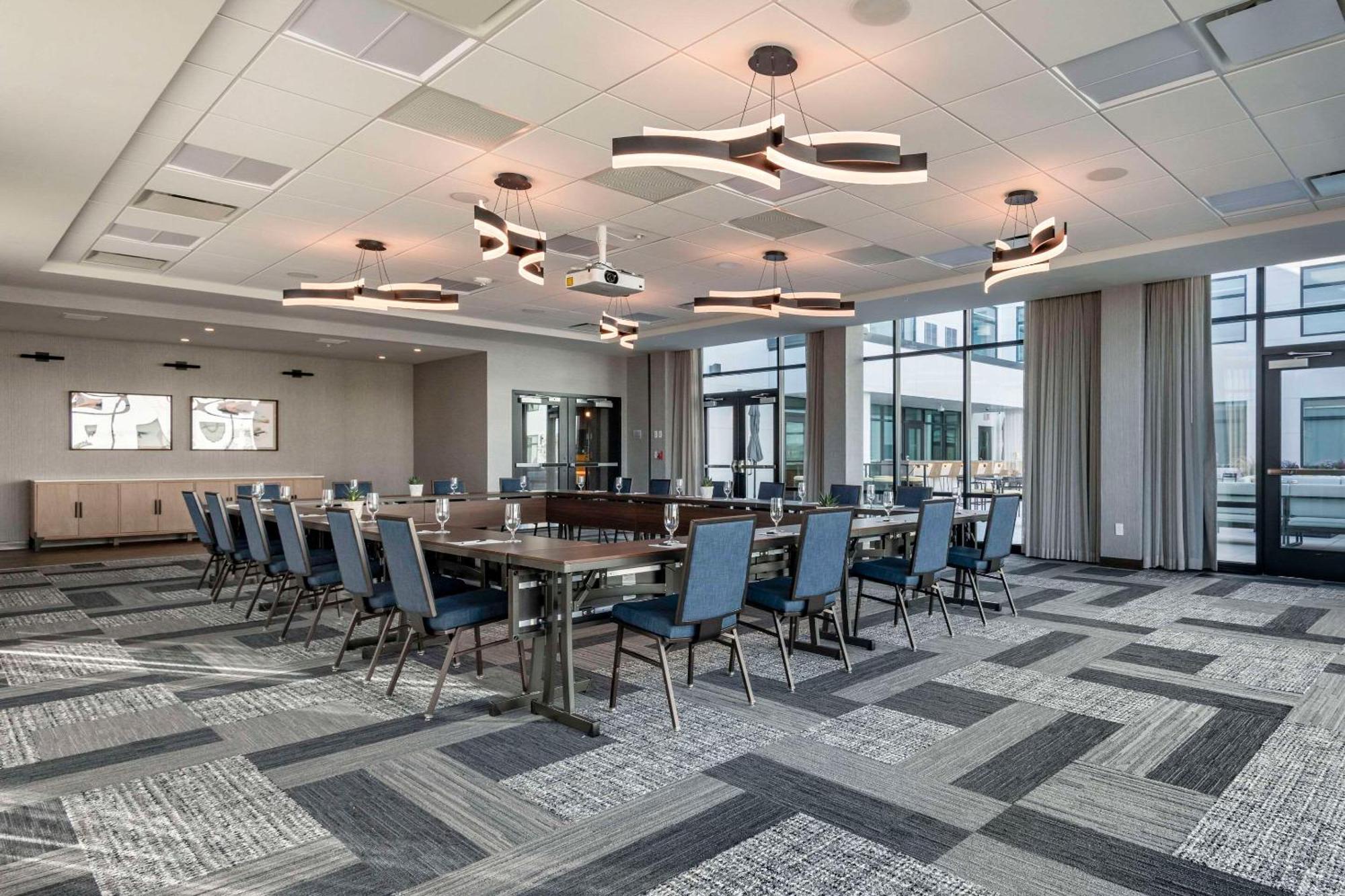 Cambria Hotel Portland Downtown Old Port מראה חיצוני תמונה