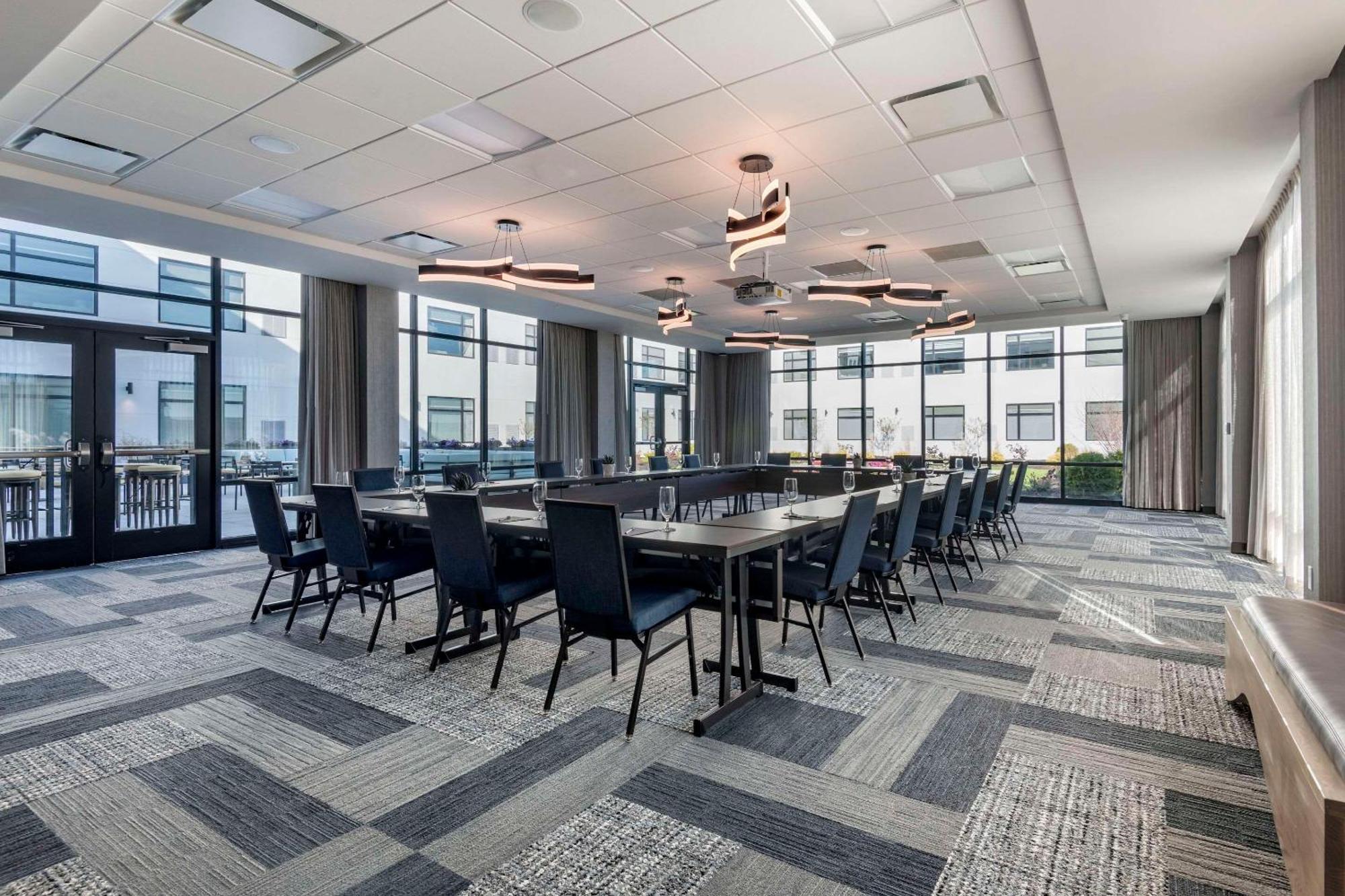 Cambria Hotel Portland Downtown Old Port מראה חיצוני תמונה