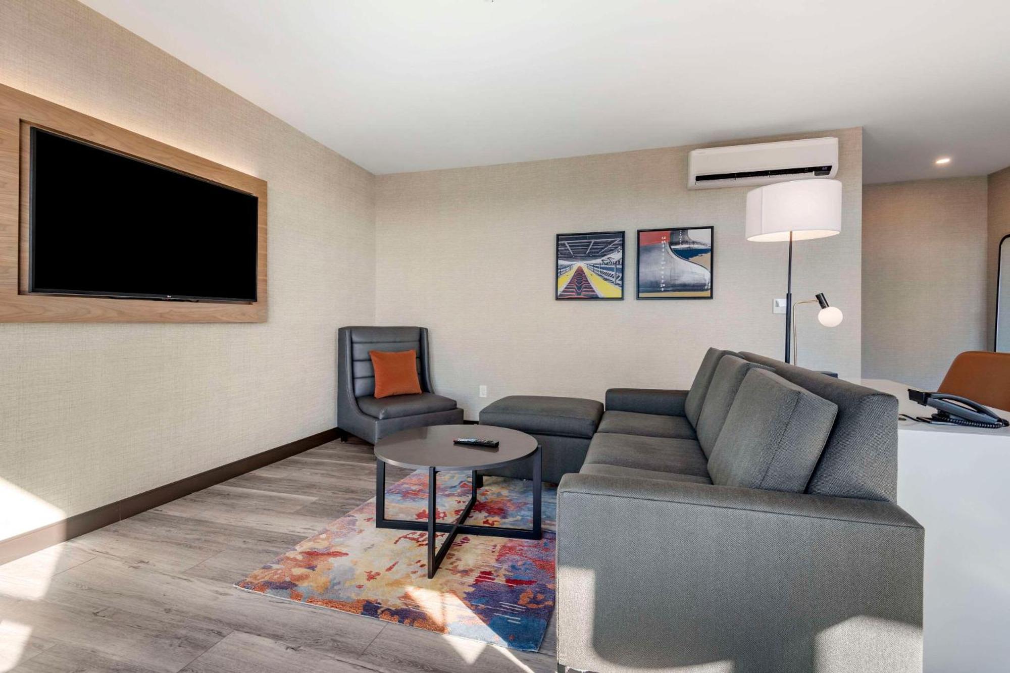 Cambria Hotel Portland Downtown Old Port מראה חיצוני תמונה