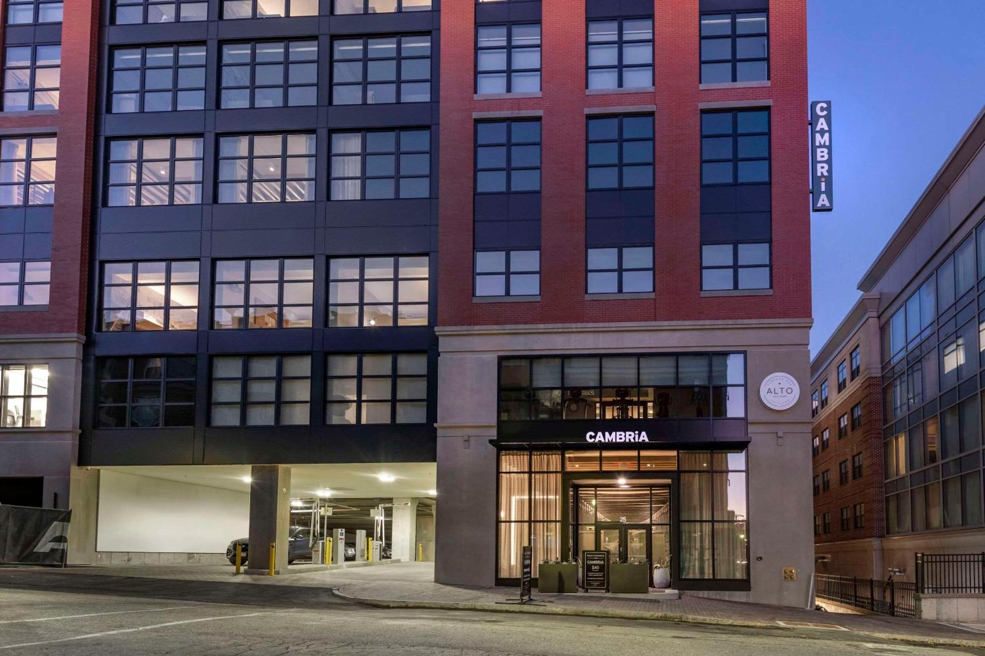 Cambria Hotel Portland Downtown Old Port מראה חיצוני תמונה