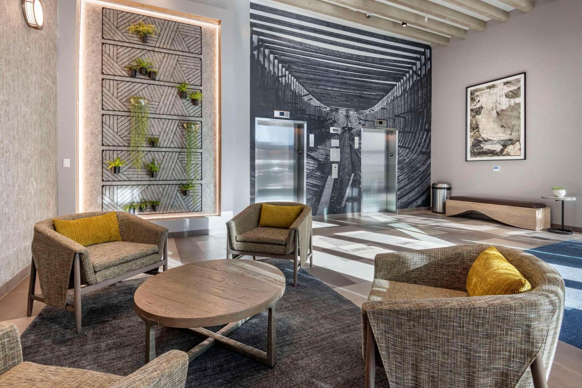 Cambria Hotel Portland Downtown Old Port מראה חיצוני תמונה